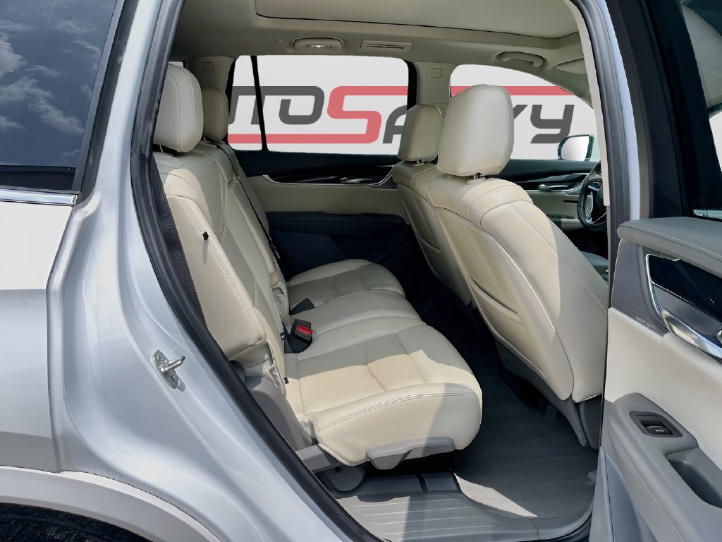 2024 Cadillac XT6 photo 30 of 35