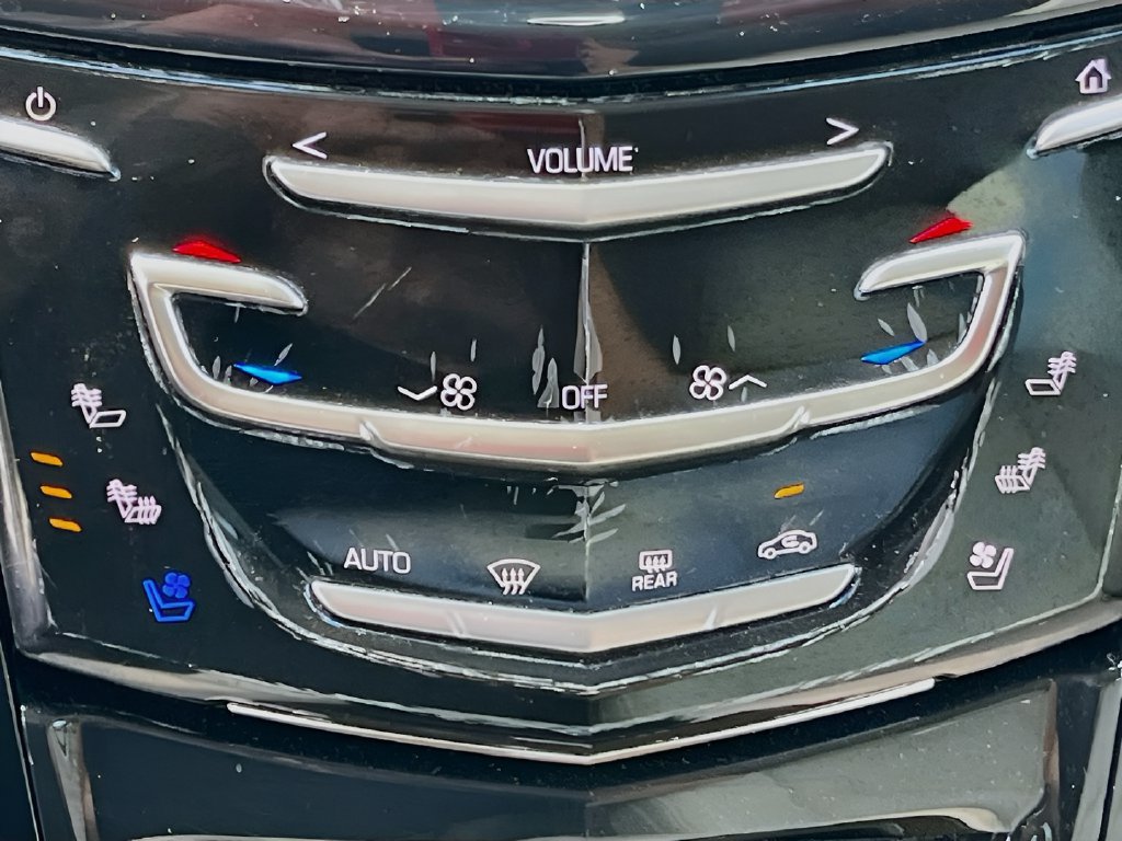 2019 Cadillac Escalade photo 16 of 37