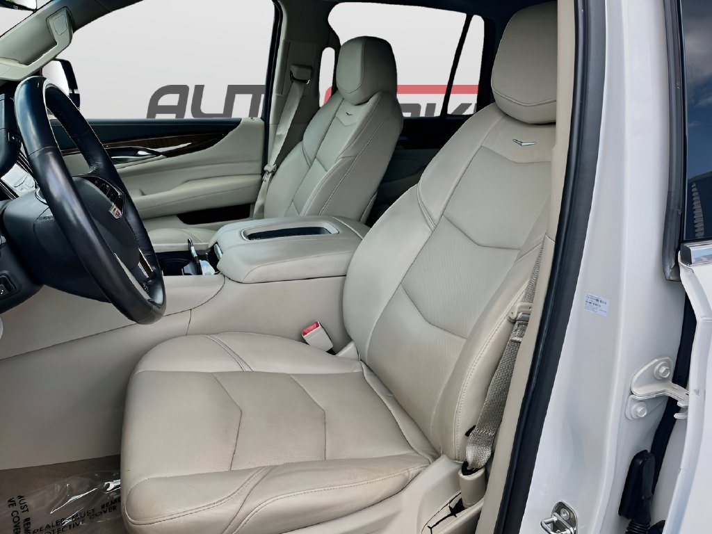 2019 Cadillac Escalade photo 22 of 37