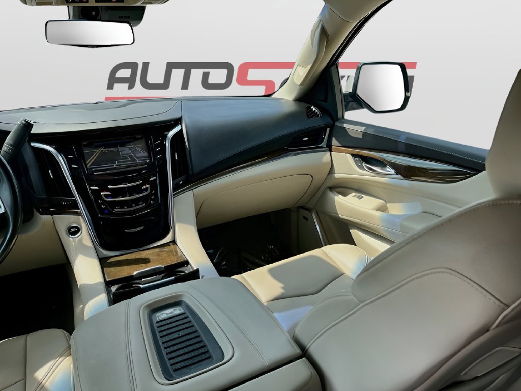 2019 Cadillac Escalade photo 25 of 37