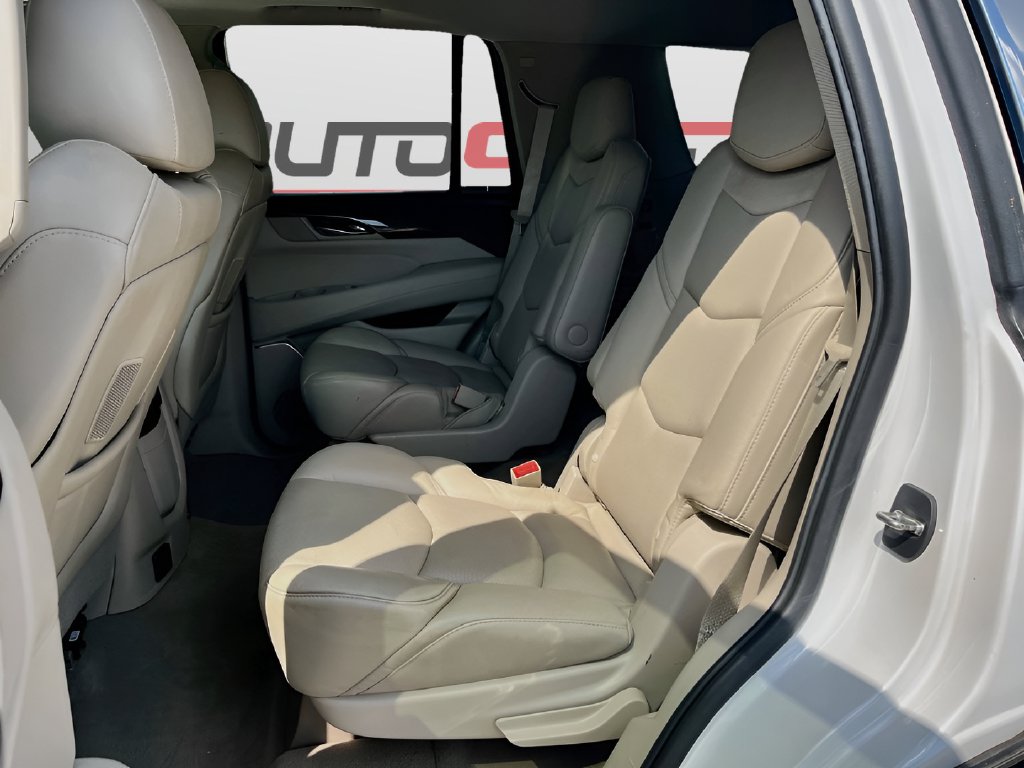 2019 Cadillac Escalade photo 26 of 37