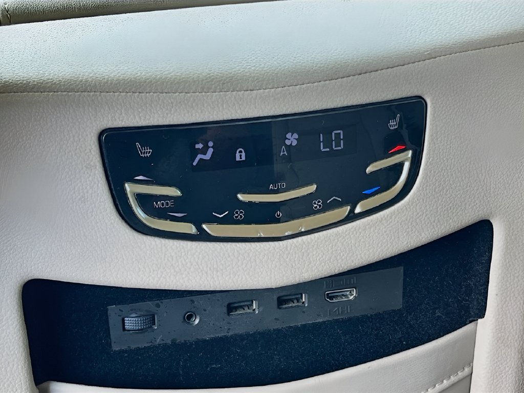 2019 Cadillac Escalade photo 28 of 37