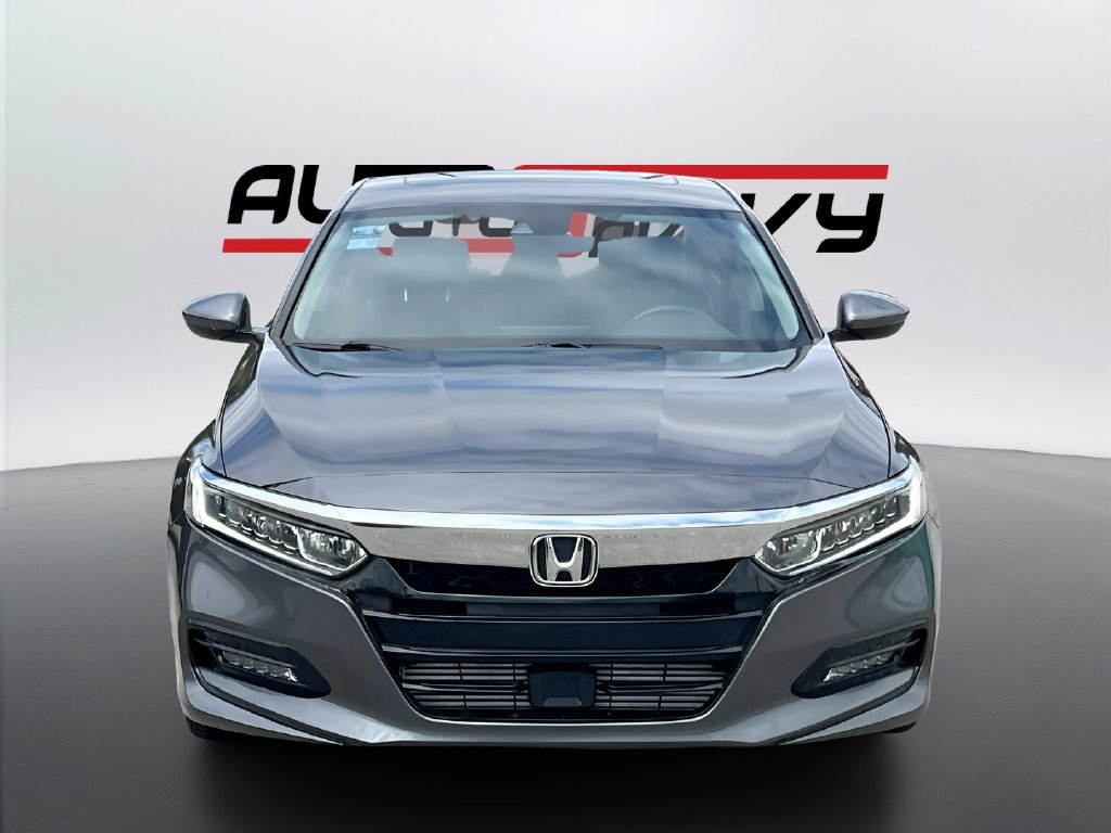 2018 Honda Accord photo 2 of 33