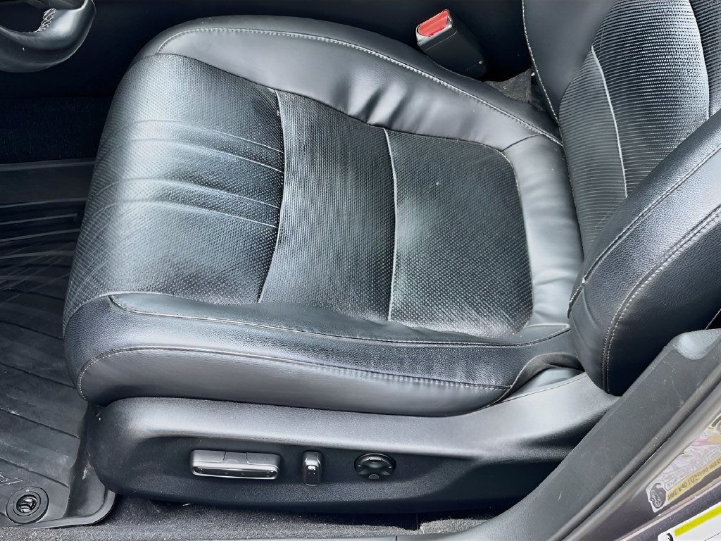 2018 Honda Accord photo 18 of 33