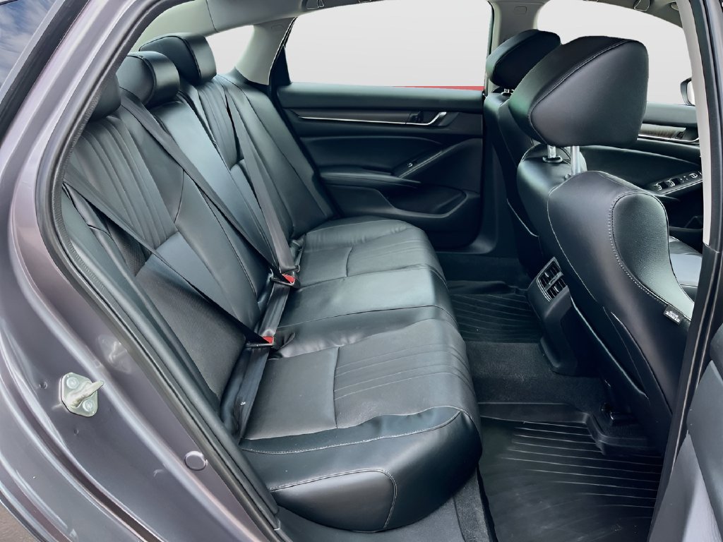 2018 Honda Accord photo 27 of 33