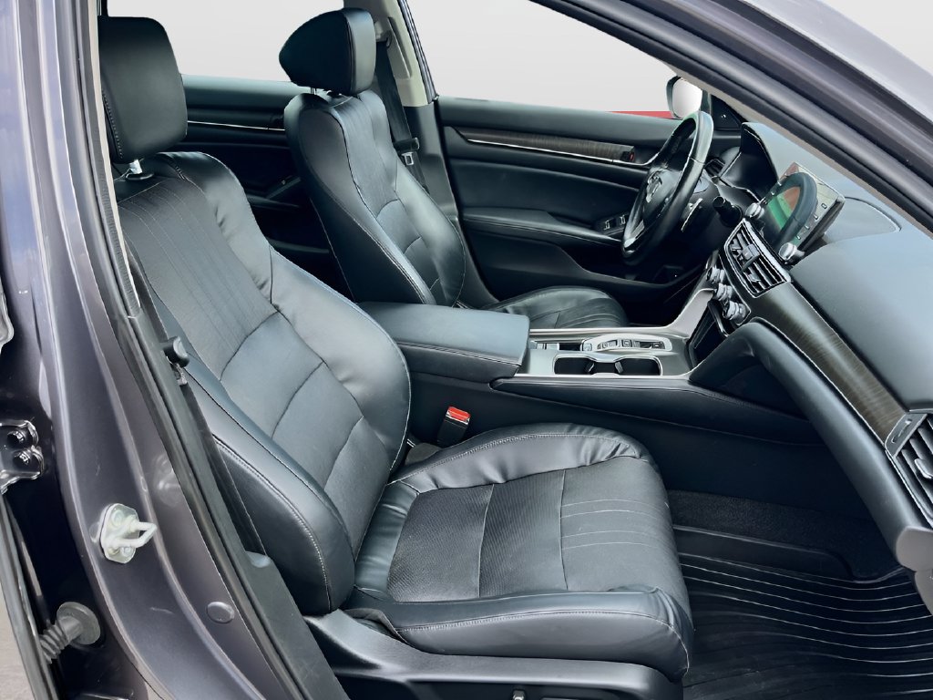 2018 Honda Accord photo 28 of 33