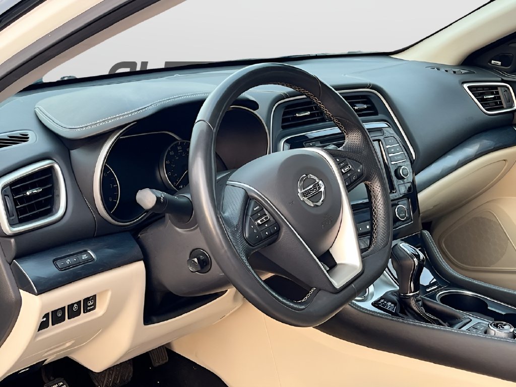 2022 Nissan Maxima photo 9 of 35