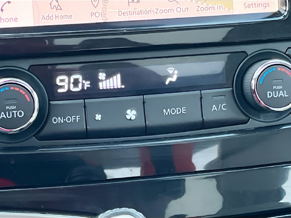 2022 Nissan Maxima photo 16 of 35