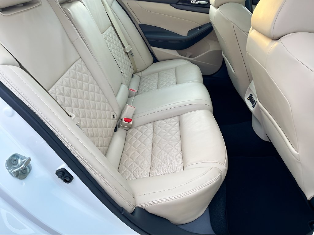 2022 Nissan Maxima photo 29 of 35