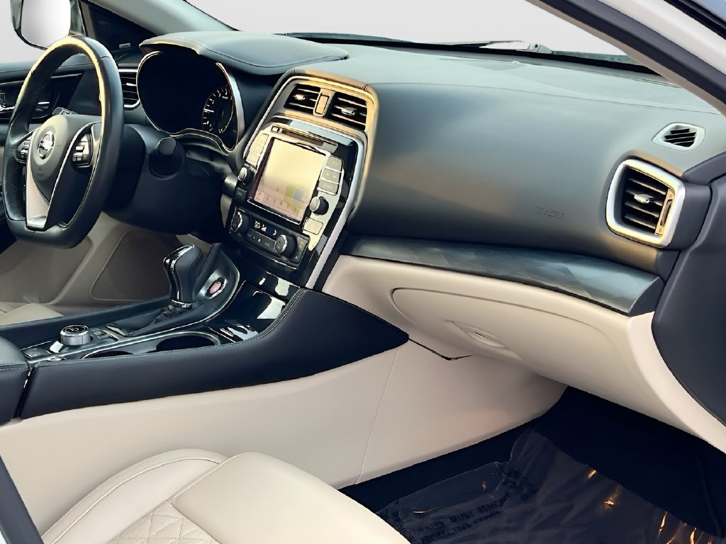2022 Nissan Maxima photo 31 of 35