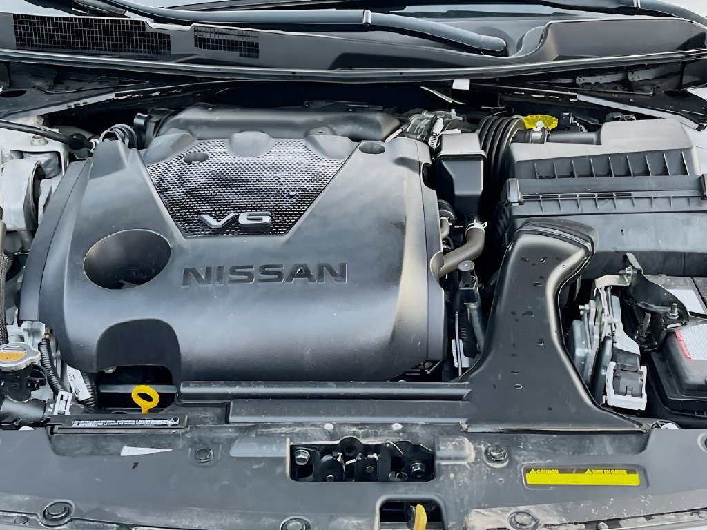 2022 Nissan Maxima photo 32 of 35
