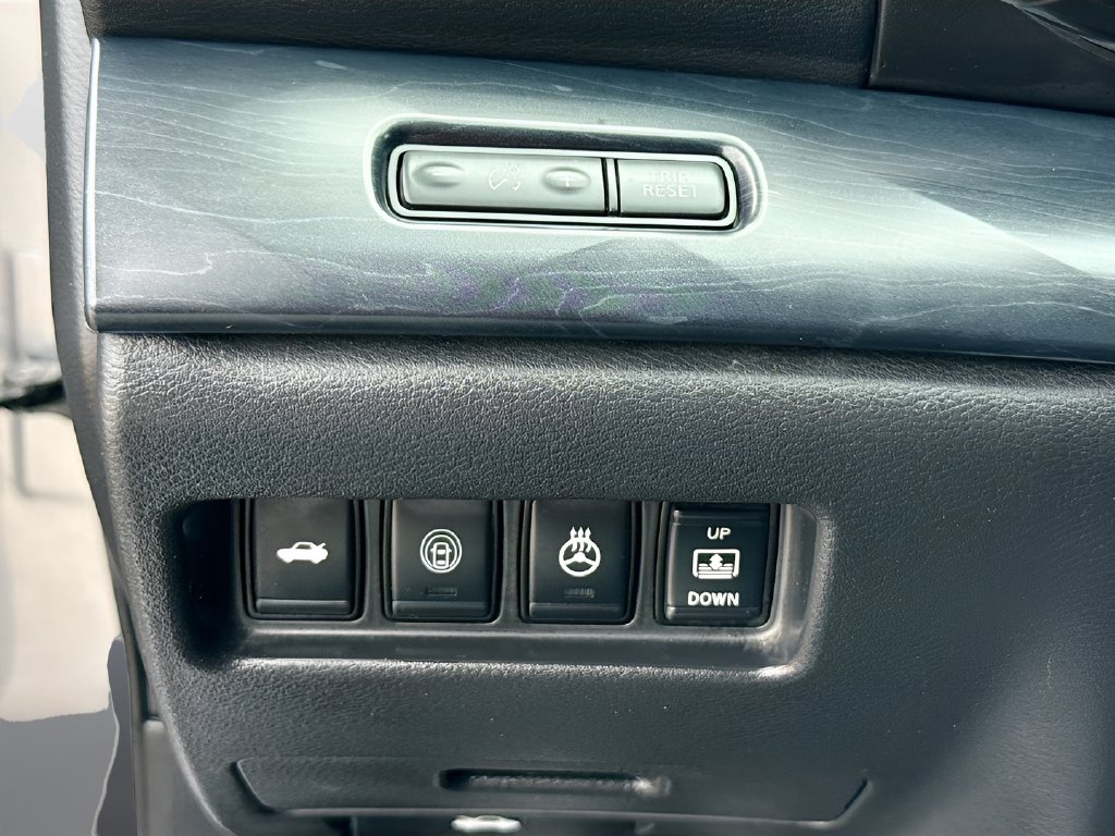2022 Nissan Maxima photo 10 of 34