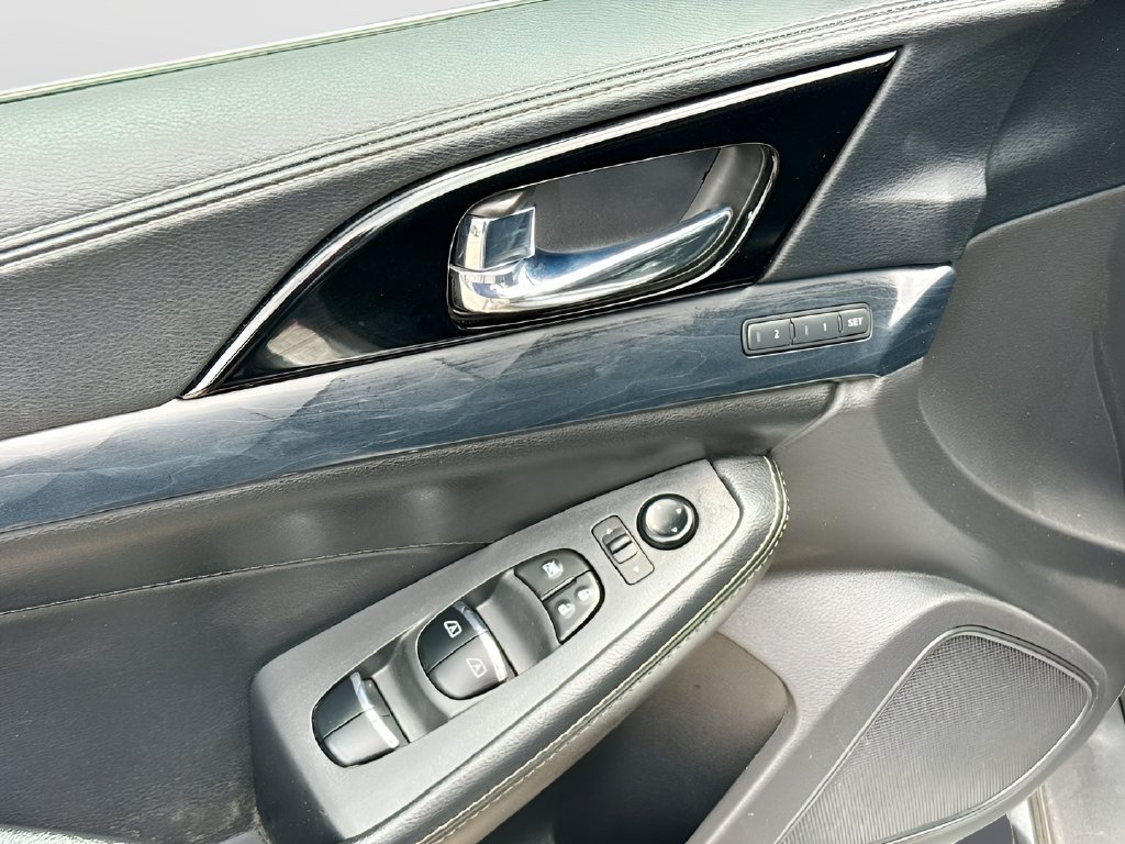 2022 Nissan Maxima photo 18 of 34