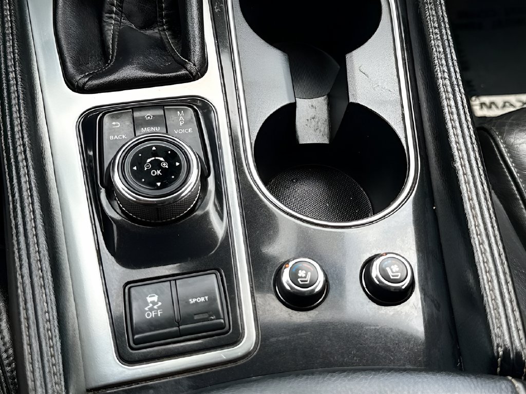 2022 Nissan Maxima photo 21 of 34