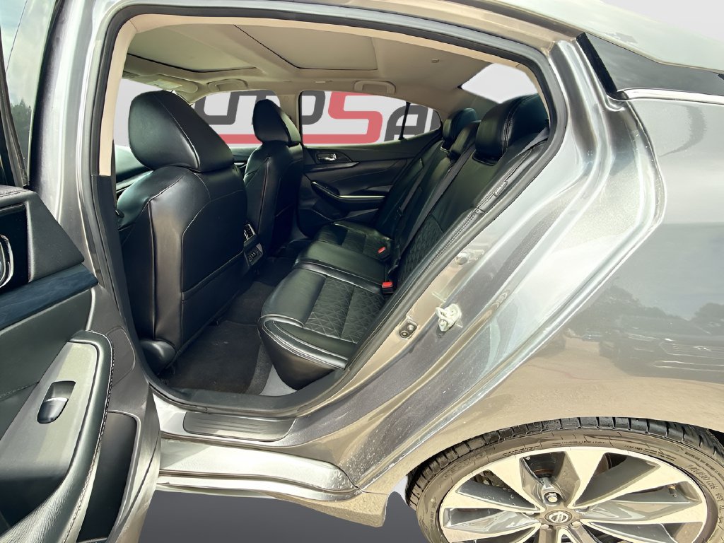 2022 Nissan Maxima photo 26 of 34