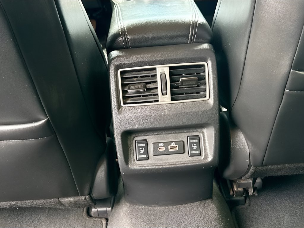 2022 Nissan Maxima photo 27 of 34