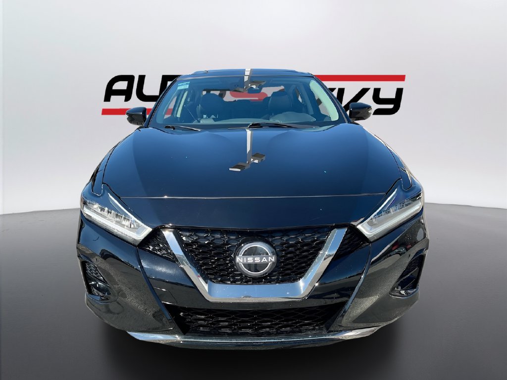 2023 Nissan Maxima photo 2 of 33