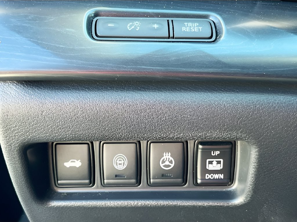 2023 Nissan Maxima photo 10 of 33