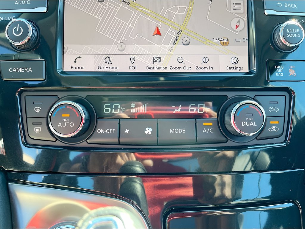 2023 Nissan Maxima photo 16 of 33