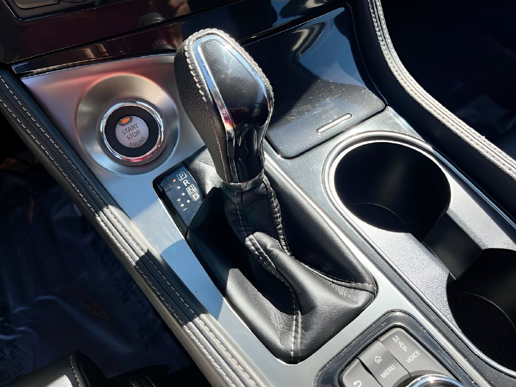 2023 Nissan Maxima photo 17 of 33