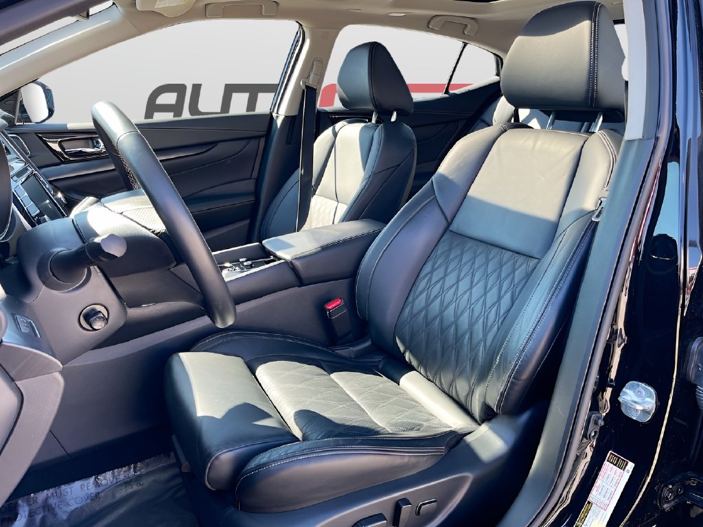 2023 Nissan Maxima photo 22 of 33