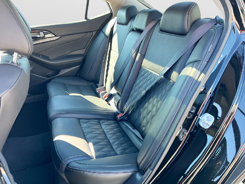2023 Nissan Maxima photo 26 of 33