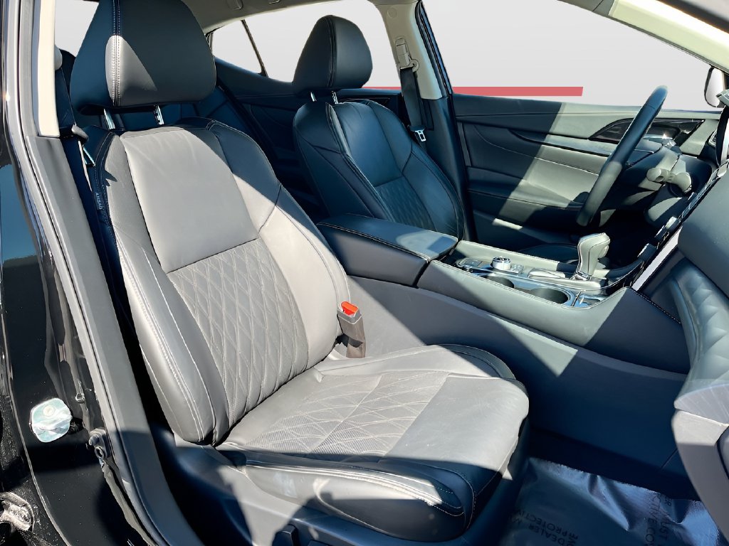 2023 Nissan Maxima photo 29 of 33