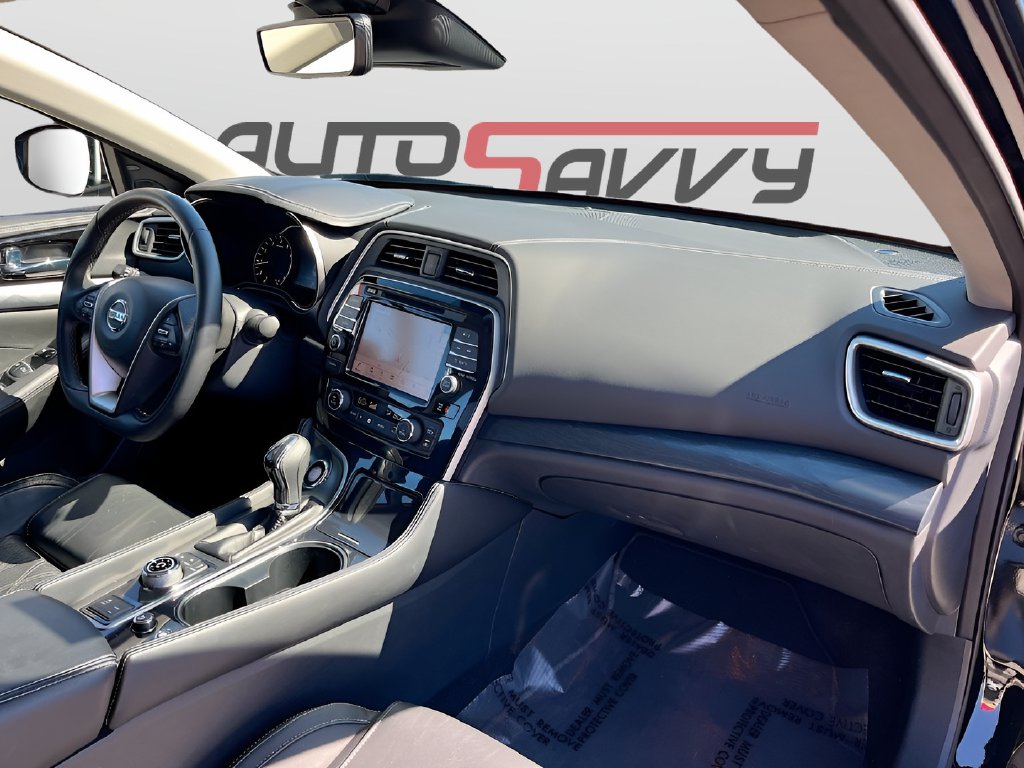 2023 Nissan Maxima photo 30 of 33