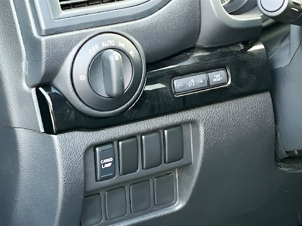 2024 Nissan Titan photo 10 of 29