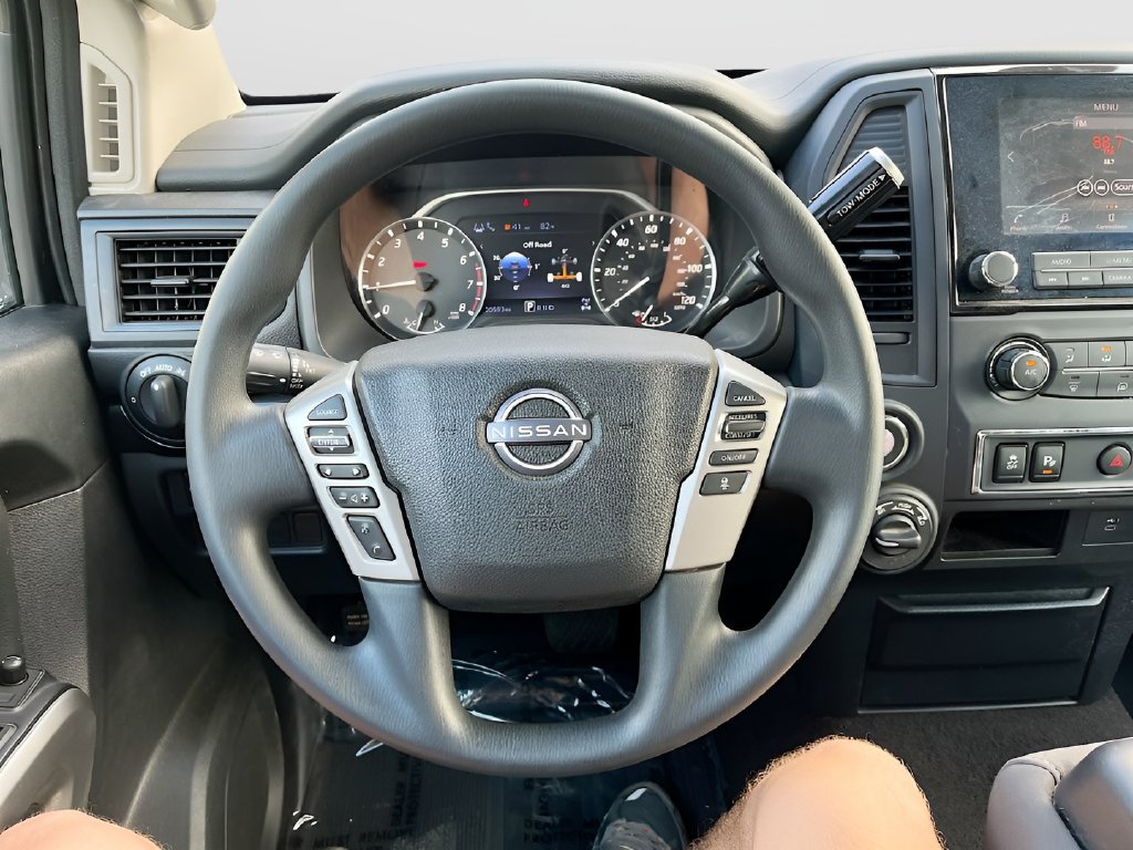 2024 Nissan Titan photo 11 of 29
