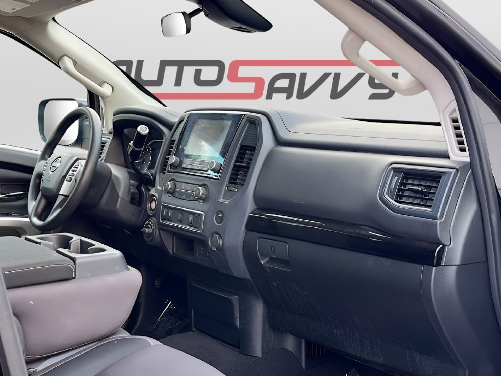 2024 Nissan Titan photo 26 of 29