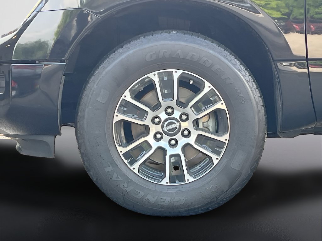 2024 Nissan Titan photo 28 of 29