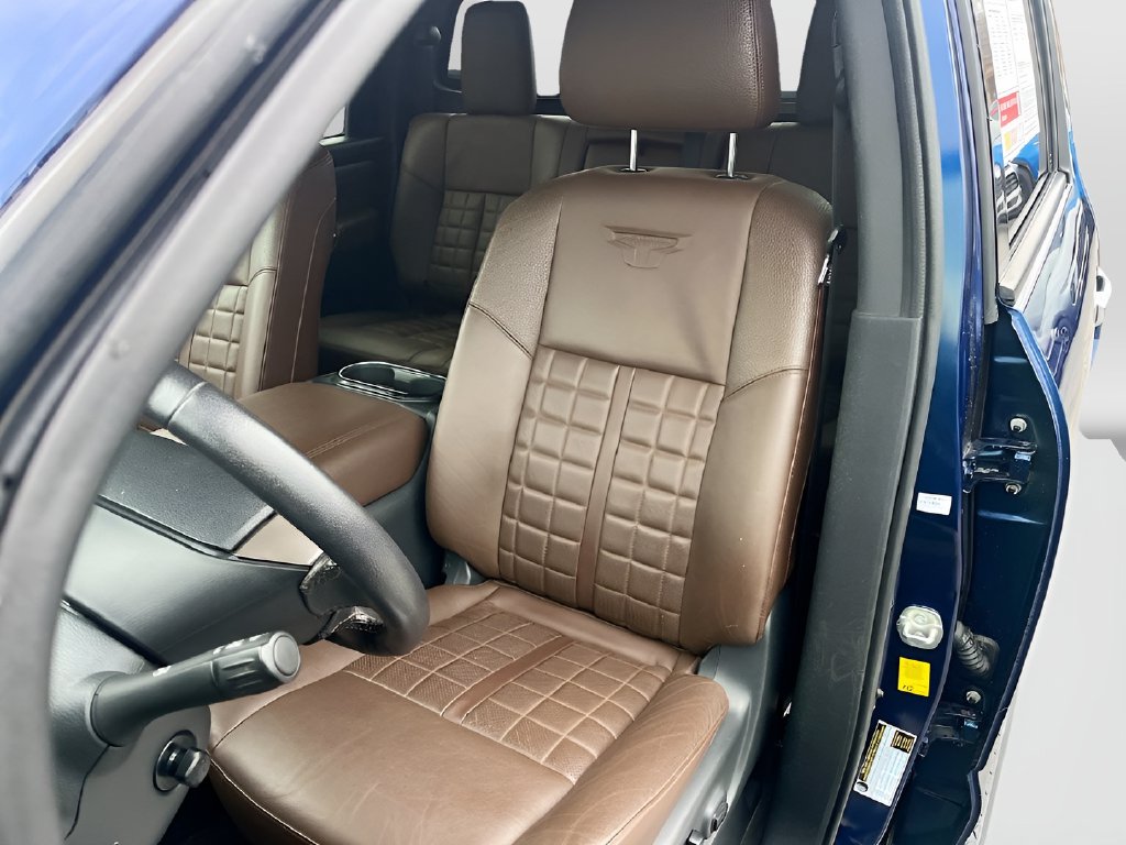 Used 2023 Deep Blue Pearl Nissan Platinum Reserve image 20