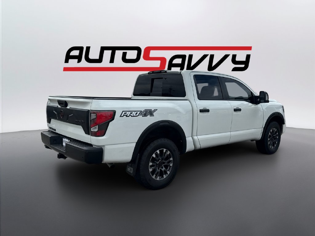 2023 Nissan Titan photo 5 of 18
