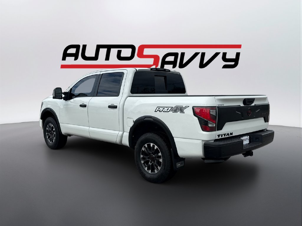 2023 Nissan Titan photo 7 of 18