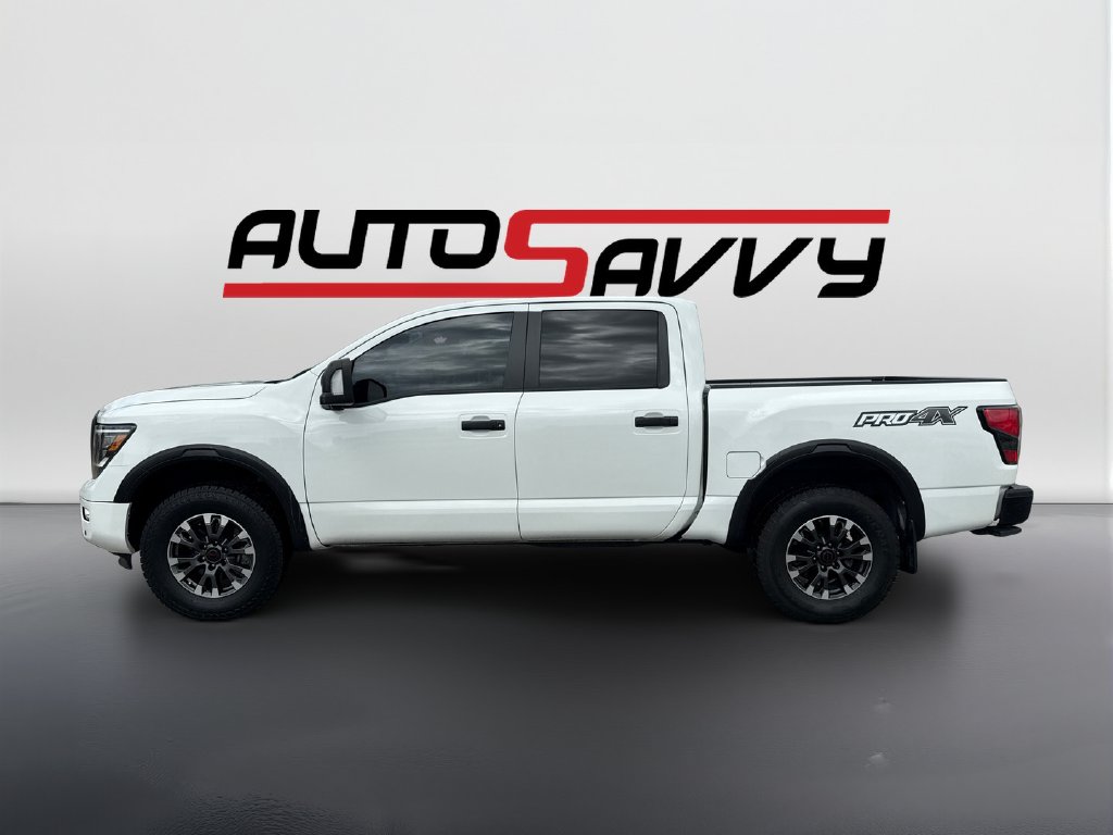 2023 Nissan Titan photo 8 of 18