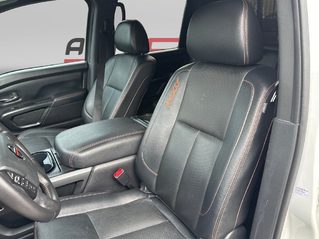 2023 Nissan Titan photo 11 of 18