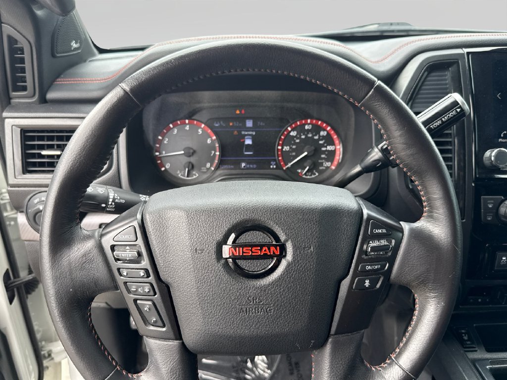 2023 Nissan Titan photo 12 of 18