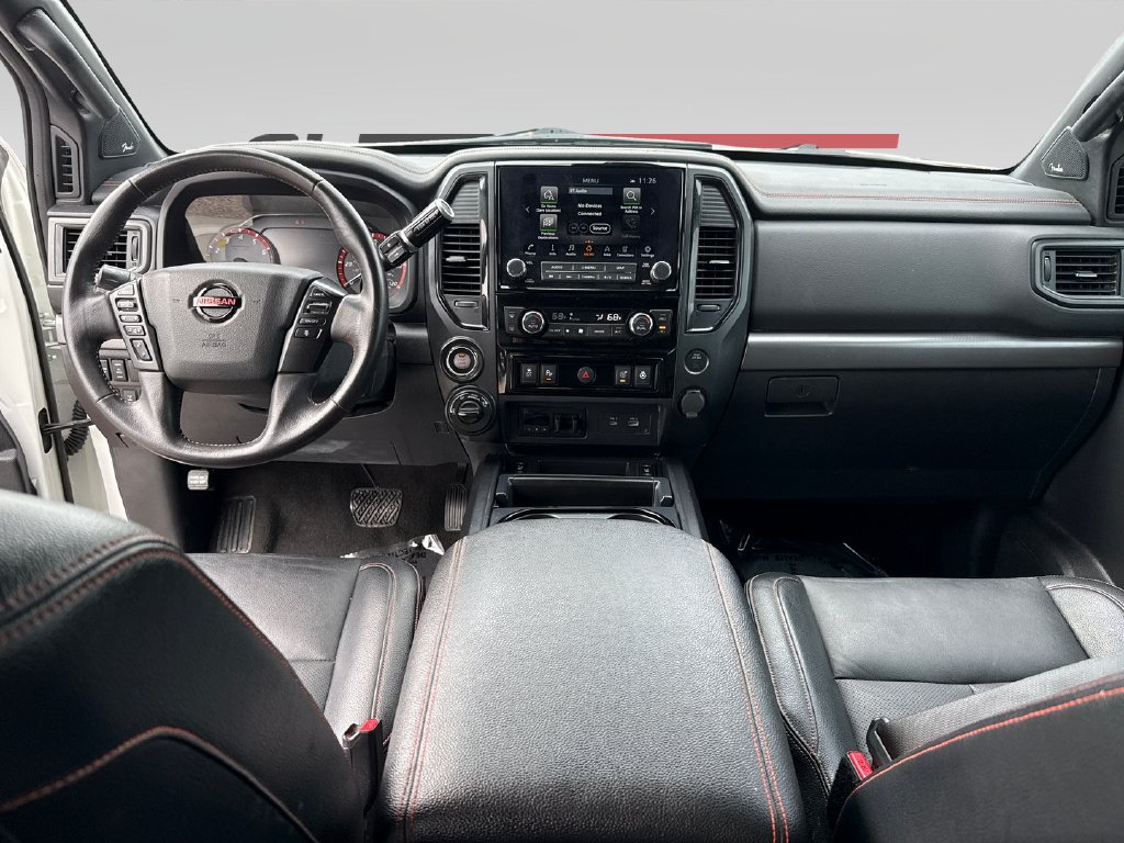 2023 Nissan Titan photo 17 of 18