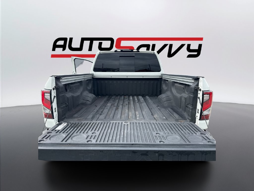 2023 Nissan Titan photo 18 of 18