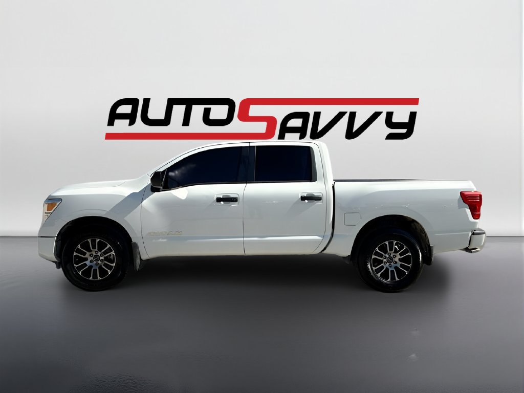 2024 Nissan Titan photo 4 of 31