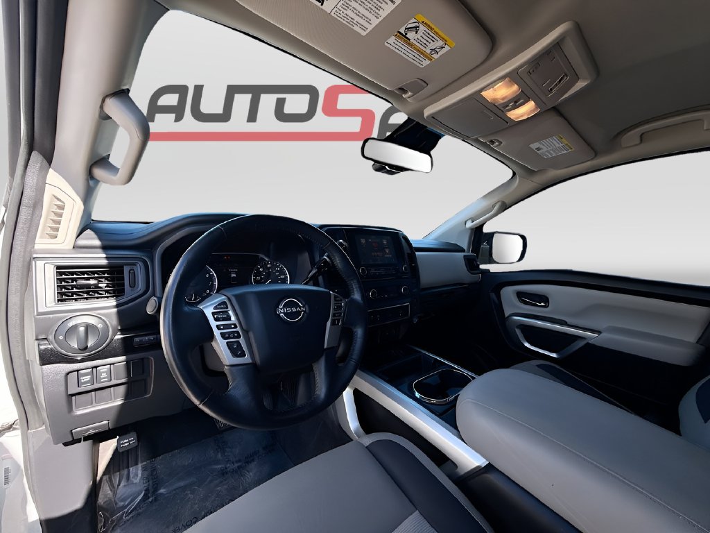 2024 Nissan Titan photo 9 of 31