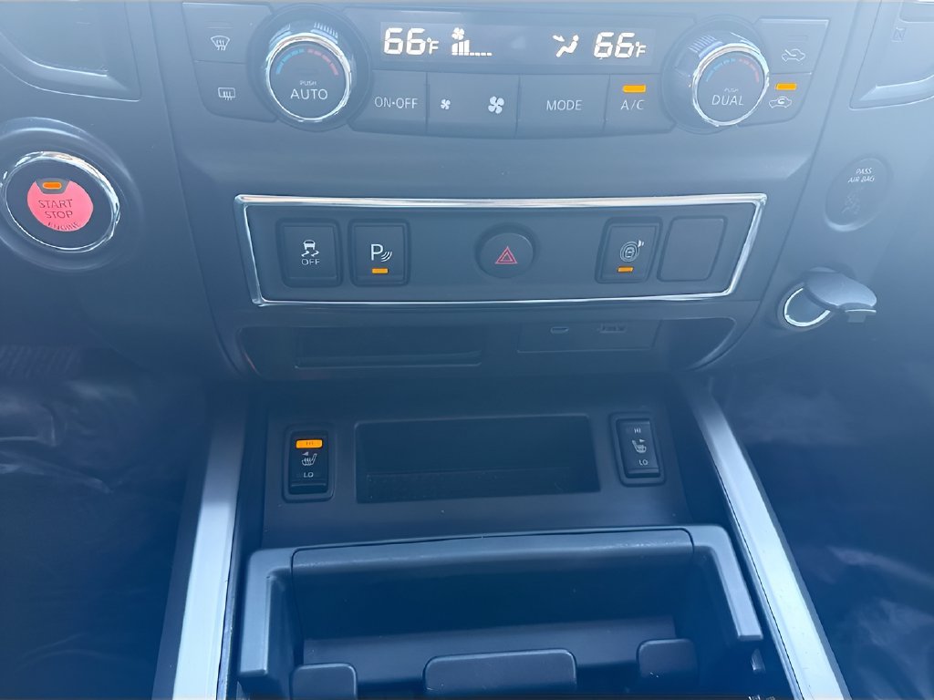 2024 Nissan Titan photo 19 of 31