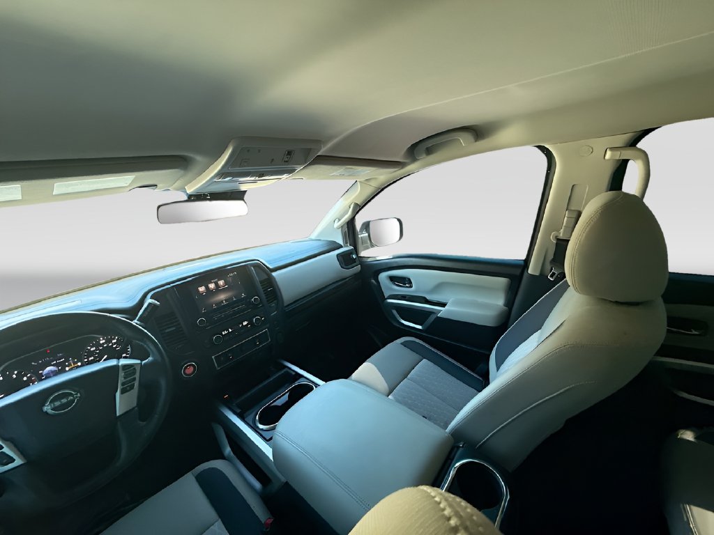 2024 Nissan Titan photo 22 of 31