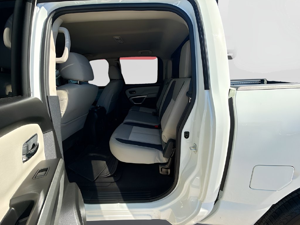 2024 Nissan Titan photo 23 of 31