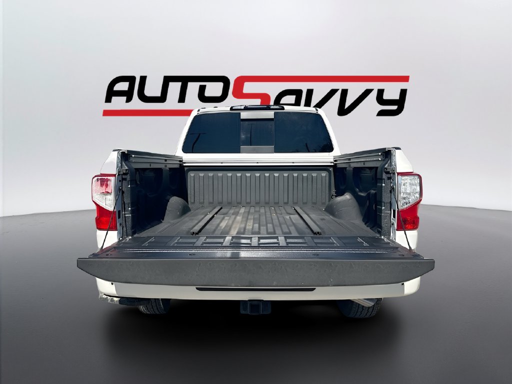 2024 Nissan Titan photo 25 of 31