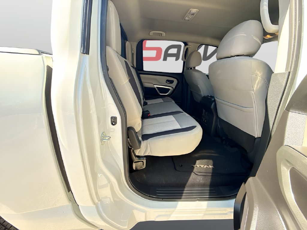 2024 Nissan Titan photo 26 of 31