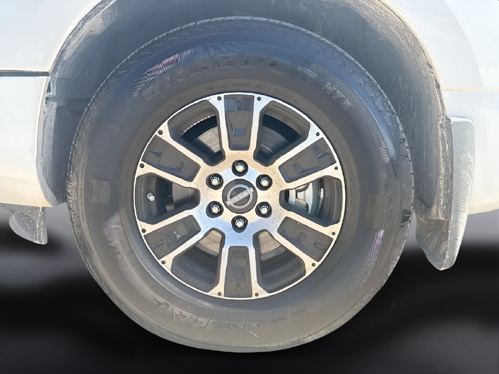 2024 Nissan Titan photo 30 of 31