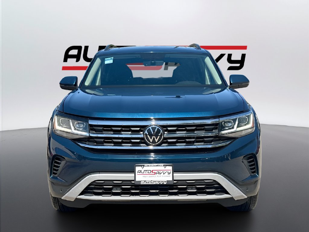 2023 Volkswagen Atlas photo 2 of 33