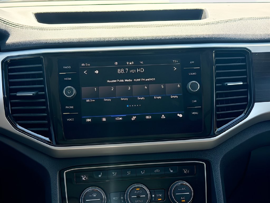 2023 Volkswagen Atlas photo 14 of 33